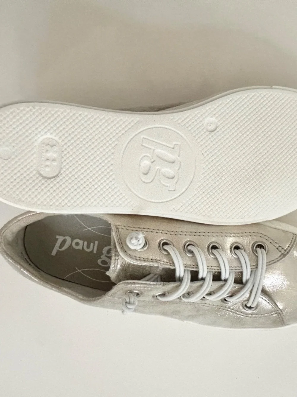 New Paul Green Women’s Hadley Sneaker US 7.5, AU 5 Mineral Metalic White